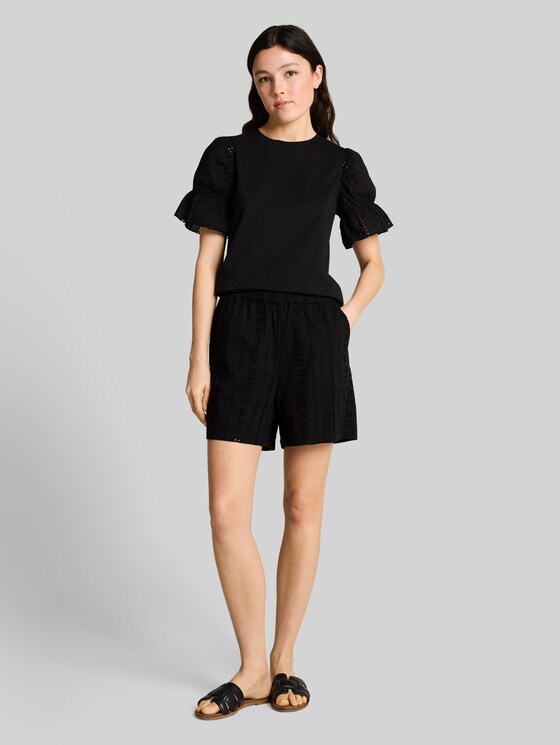 Loose fit T-shirt with eyelet embroidery - deep black