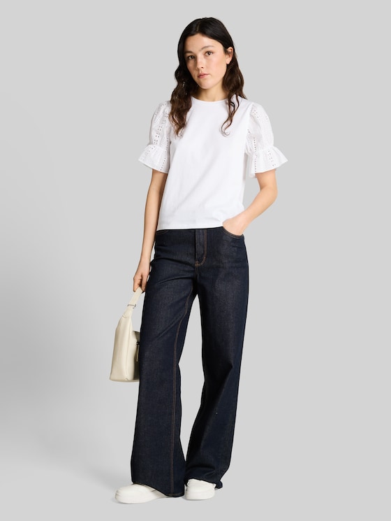 Loose fit T-shirt with eyelet embroidery - White