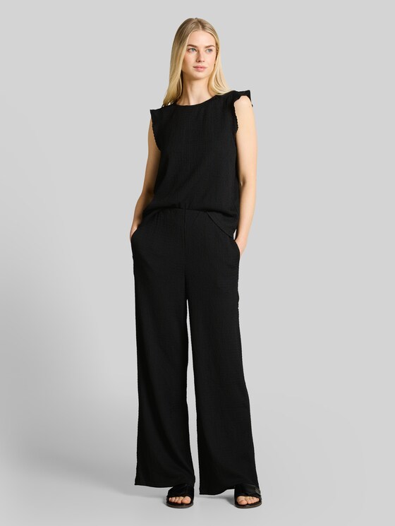 Loose fit crinkle top with flounces - deep black