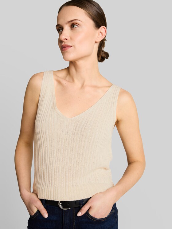 Knitted top with V-neck - Dove White