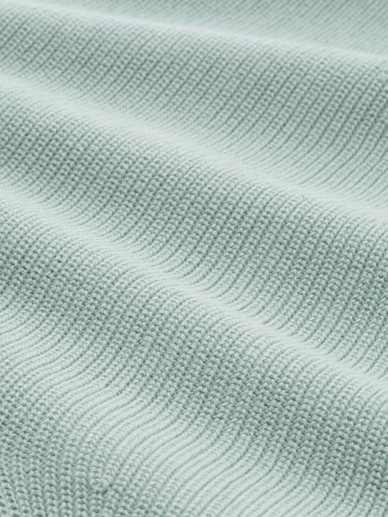 Knitted pullover with a V-neckline - blue haze