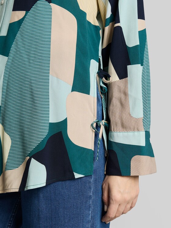 Loose fit blouse with bow details - abstract stripe print