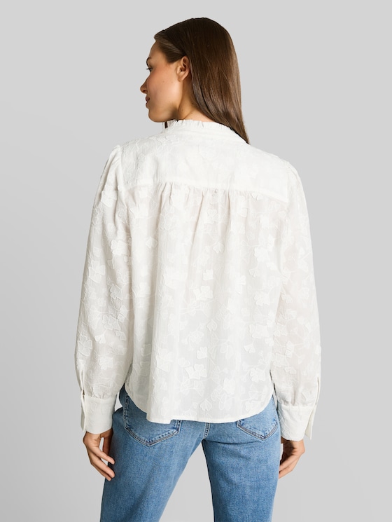 Loose-fit blouse with embroidery - White