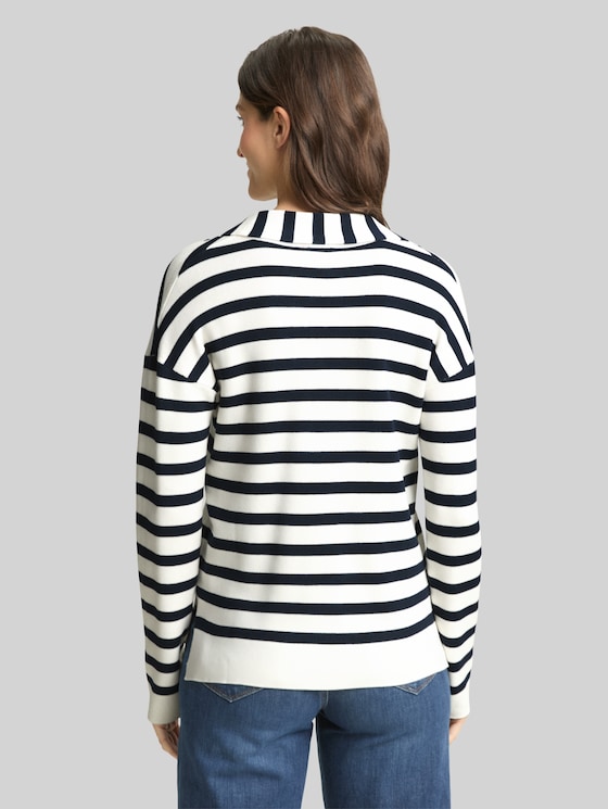 Loose fit knitted jumper with polo collar - white sky blue knit stripe