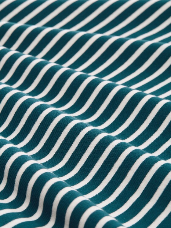 Oversize T-shirt with stripe pattern - meadow green offwhite stripe