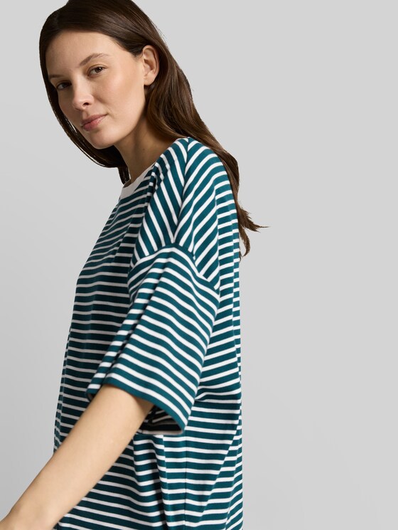 Oversize T-shirt with stripe pattern - meadow green offwhite stripe