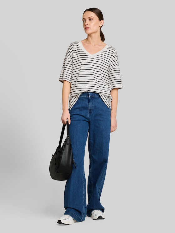 Oversize T-shirt with stripe pattern - white navy irregular stripe