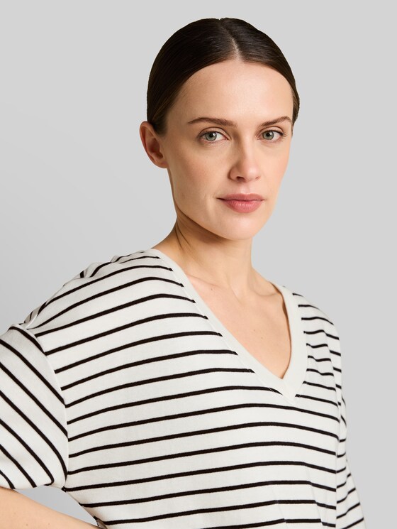 Oversize T-shirt with stripe pattern - white navy irregular stripe