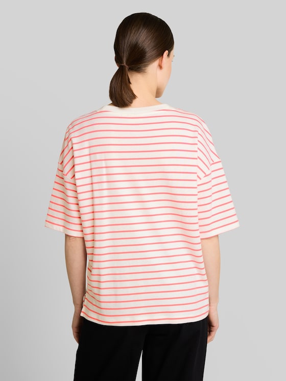 Oversize T-shirt with stripe pattern - white coral irregular stripe