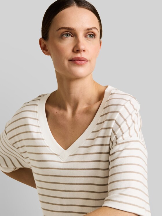 Oversize T-shirt with stripe pattern - white beige irregular stripe