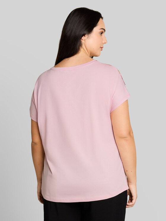 Plus Size - T-shirt in a mix of materials - big abstract flower print