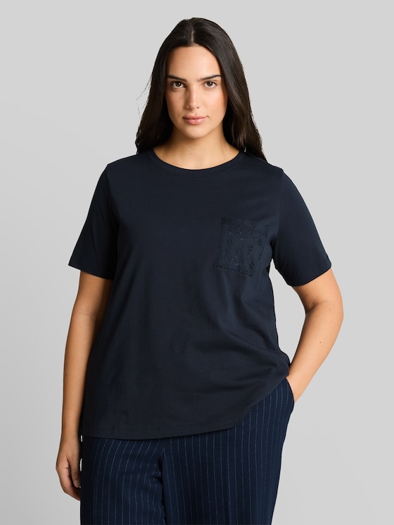 Plus Size - boxy fit T-shirt with breast pocket - sky captain blue