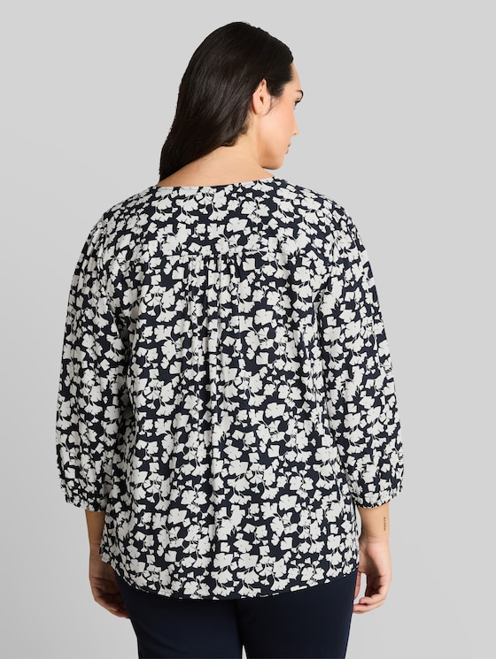 Plus Size - viscose blouse - blue ginkgo minimal