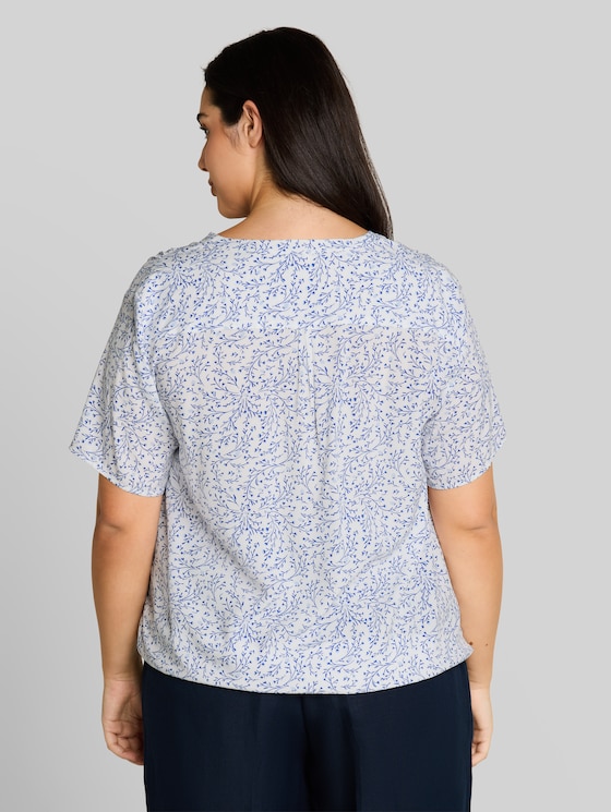 Plus Size – Patterned Blouse - white small leaves design