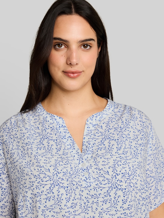 Plus Size – Patterned Blouse - white small leaves design