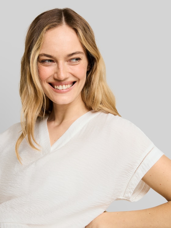 Loose-fit blouse with V-neck - Whisper White
