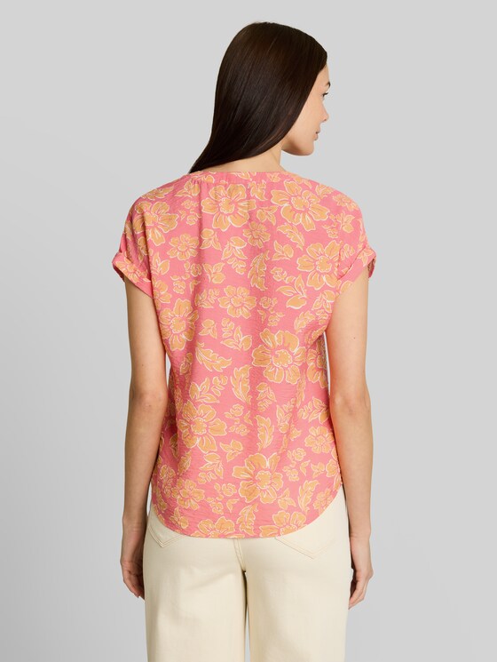 Loose-fit blouse with V-neck - pink big flower design