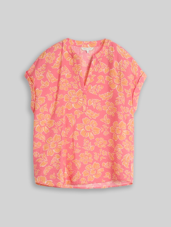 Loose-fit blouse with V-neck - pink big flower design