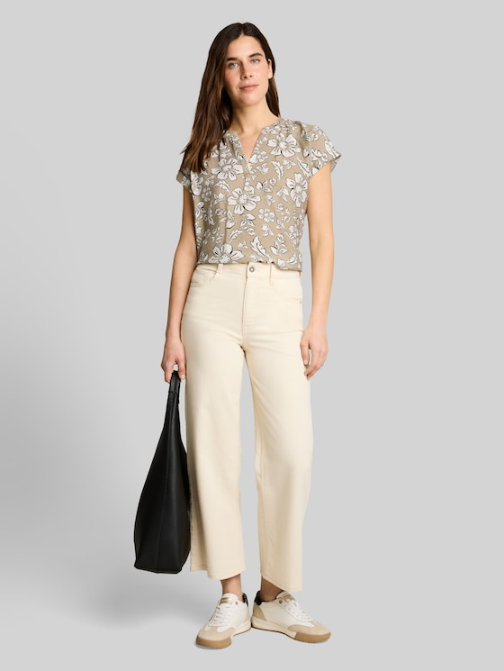 Loose-fit blouse with V-neck - olive big flower design