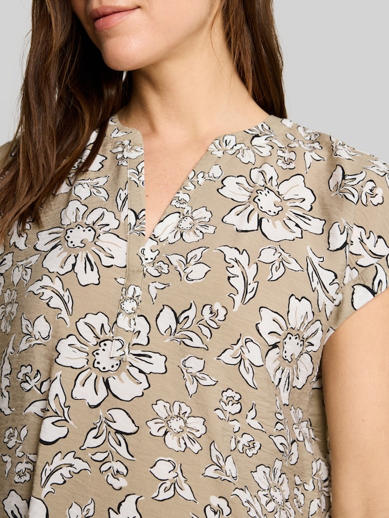 Loose-fit blouse with V-neck - olive big flower design