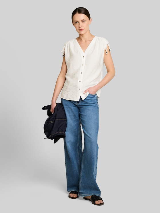 Blouse top with V-neck - Whisper White