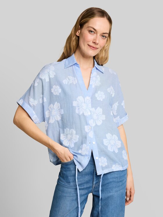 Oversized blouse with floral pattern - blue flower dobby