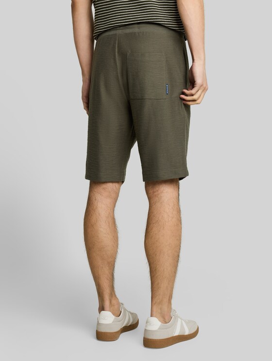 Regular-fit shorts with drawstring - deep leaf green