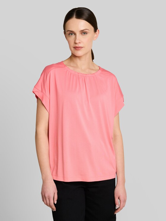 T-shirt with ruffles - soft fuchsia pink