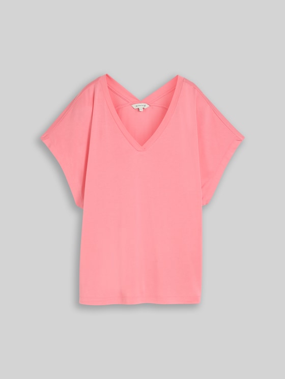 T-shirt with V-neck - soft fuchsia pink