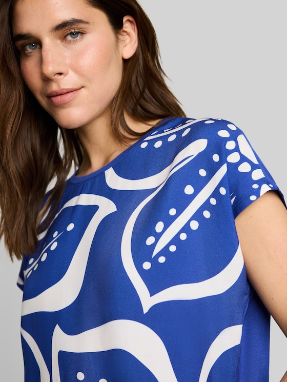 T-shirt in a mix of materials - shiny royal blue