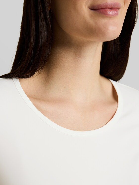Basic t-shirt with a round neckline - Whisper White
