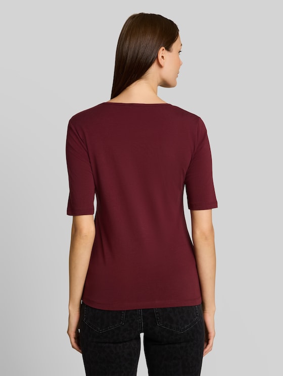 Basic t-shirt with a round neckline - Preppy Plum