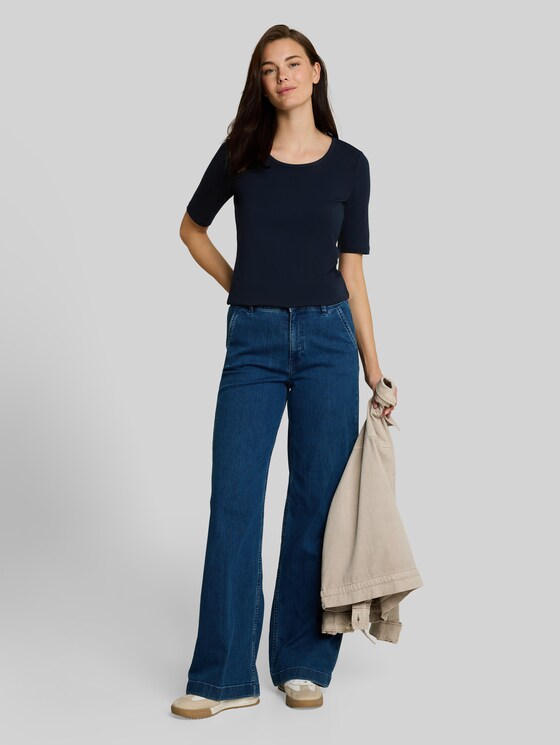 Basic t-shirt with a round neckline - sky captain blue