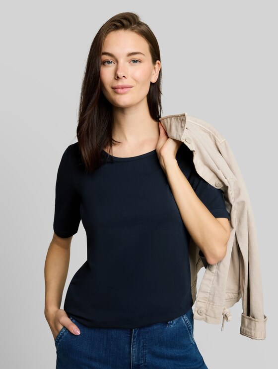Basic t-shirt with a round neckline - sky captain blue