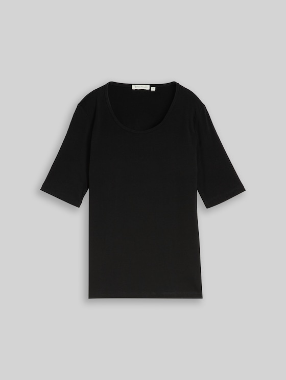 Basic t-shirt with a round neckline - deep black