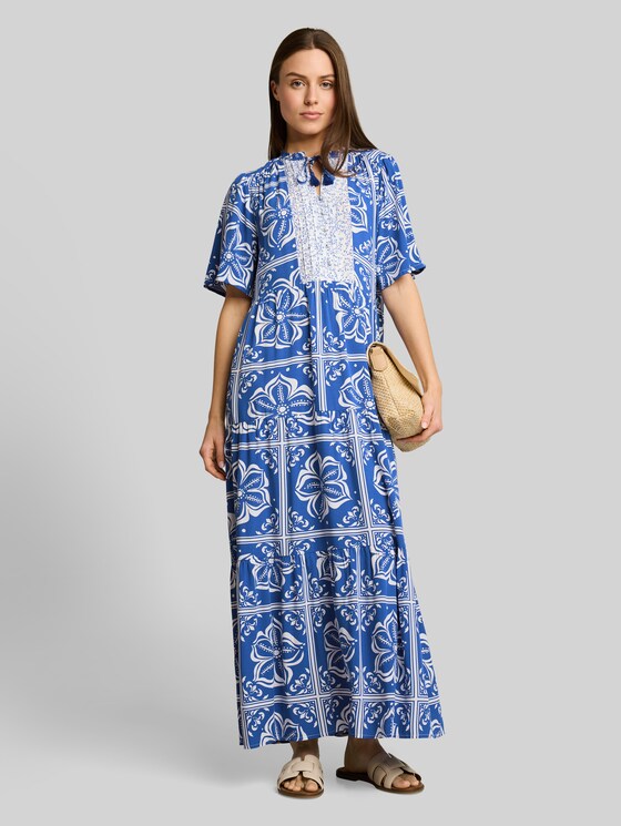 Loose-fit maxi dress with pattern - blue flower tile design
