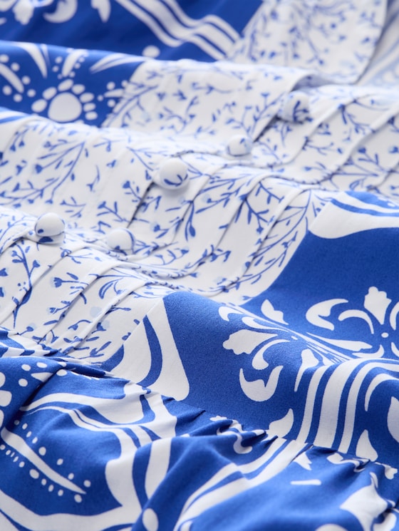 Loose-fit maxi dress with pattern - blue flower tile design