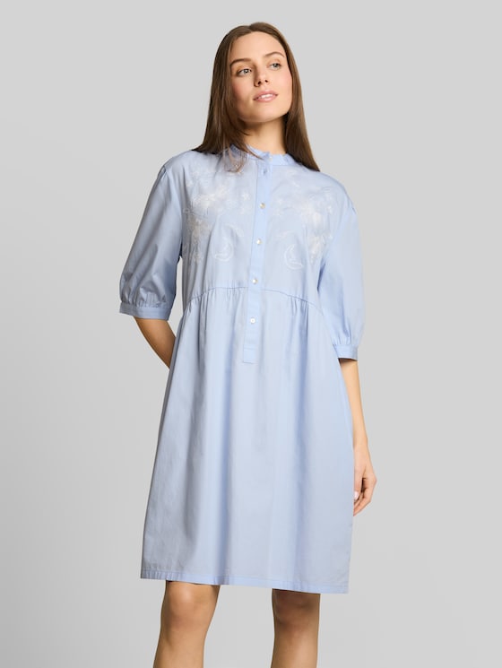 Loose-fit dress with floral embroidery - Kentucky Blue