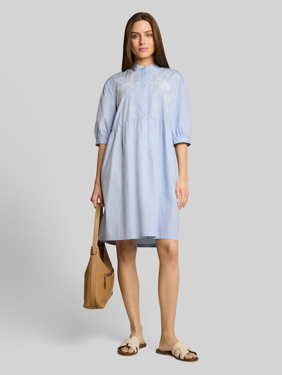 Loose-fit dress with floral embroidery - Kentucky Blue
