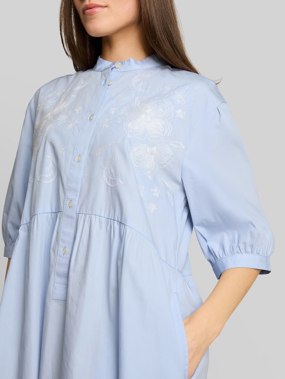 Loose-fit dress with floral embroidery - Kentucky Blue