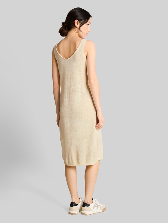Loose-fit knitted dress with a V-neck - Dove White