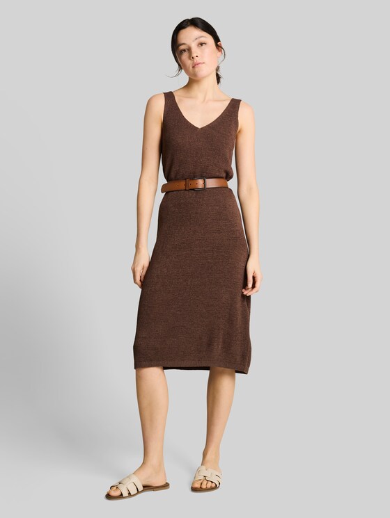 Loose-fit knitted dress with a V-neck - cool dark brown
