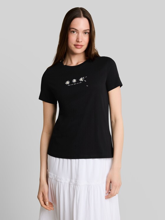 T-shirt with embroidery - deep black