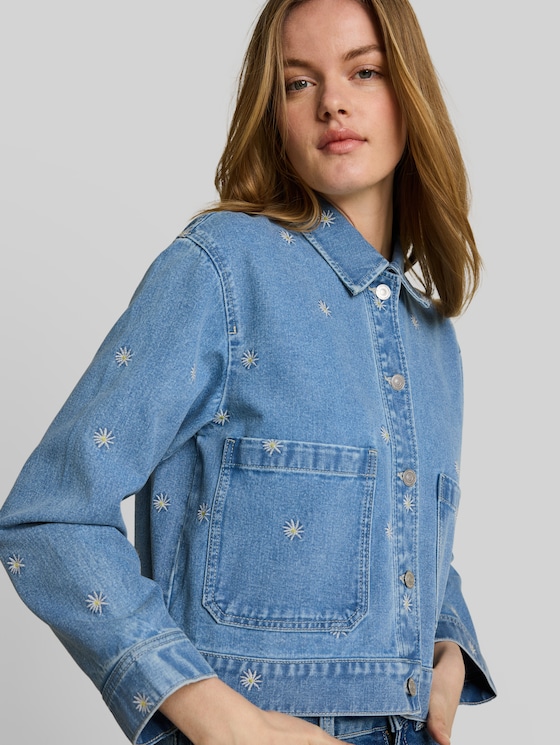 Denim jacket with embroidery - blue white daisy embroidery