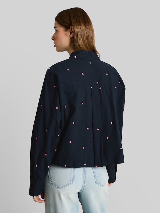Boxy-fit shirt blouse with embroidery - navy pink heart embroidery