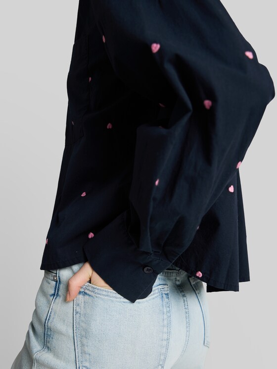 Boxy-fit shirt blouse with embroidery - navy pink heart embroidery