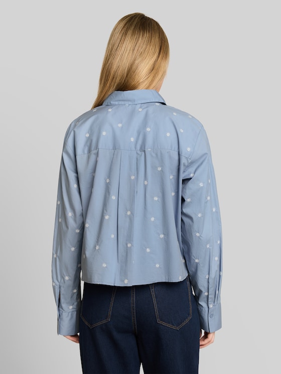 Boxy-fit shirt blouse with embroidery - midblue white daisy embroidery