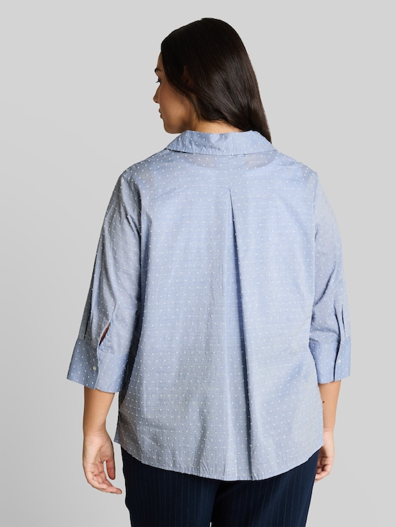 Plus Size - loose fit blouse with embroidery - blue white dobby