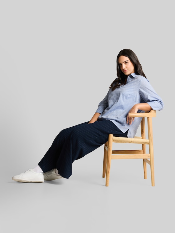 Plus Size - loose fit blouse with embroidery - blue white dobby