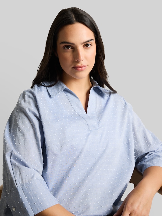 Plus Size - loose fit blouse with embroidery - blue white dobby